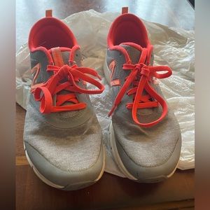 New balance sneakers woman’s size  7